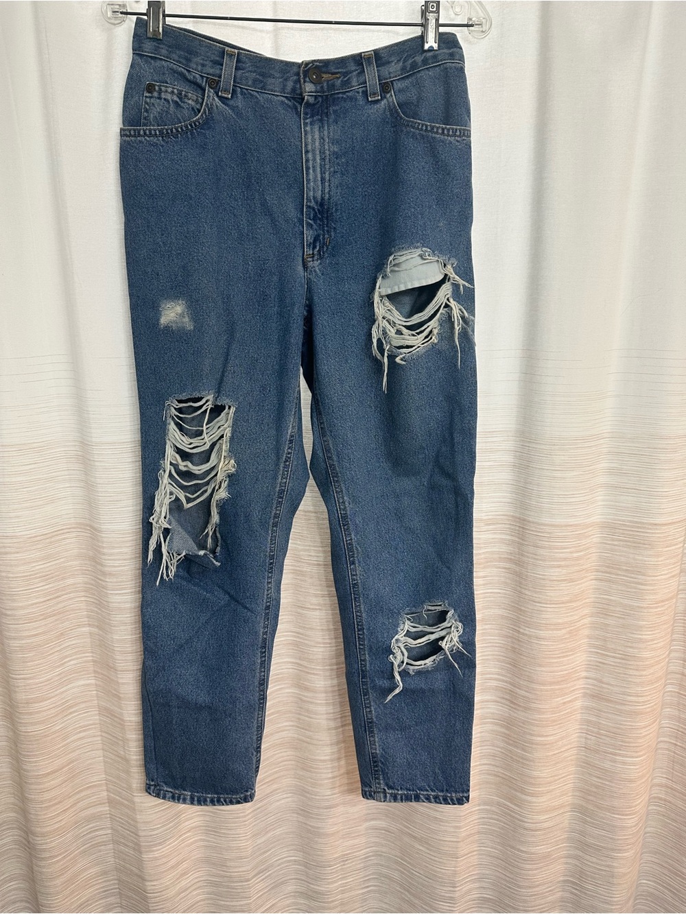 Liz Claiborne 100% Cotton Distressed Jeans Size 12P / Short